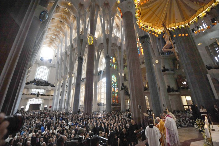 Mass at the Basilica of La Sangrada Familia.  Barcelona, Spain
